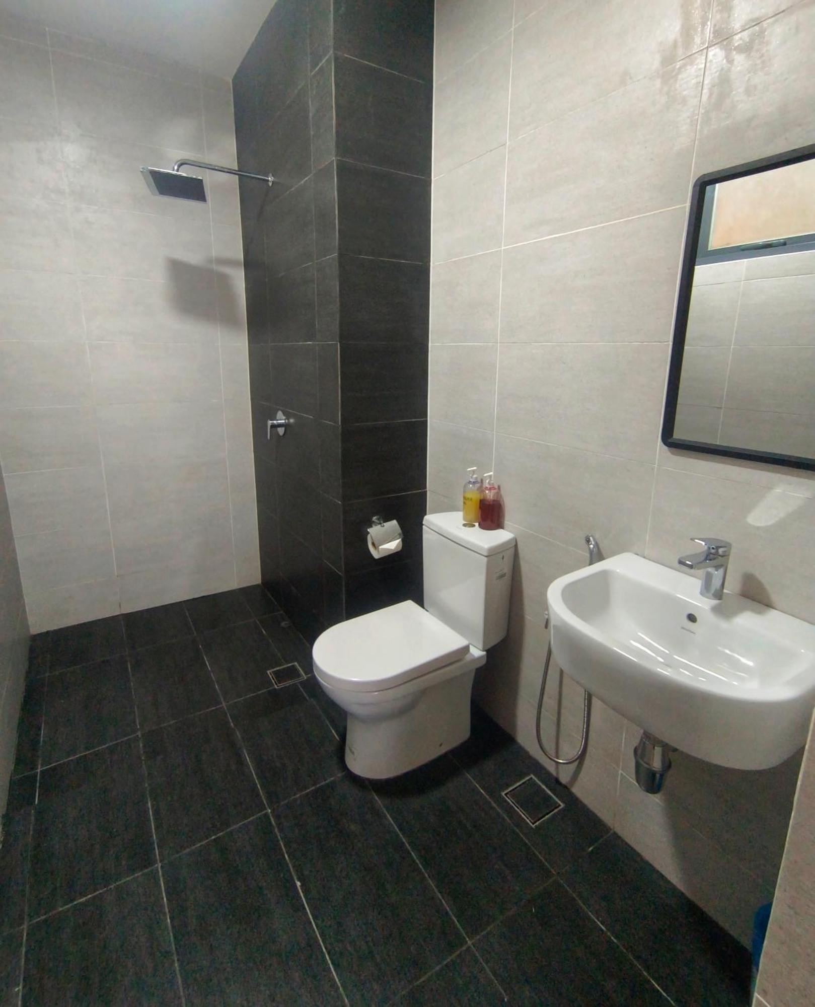 One Bedroom Troika Kota Bharu By Aghome, Modern Design 外观 照片