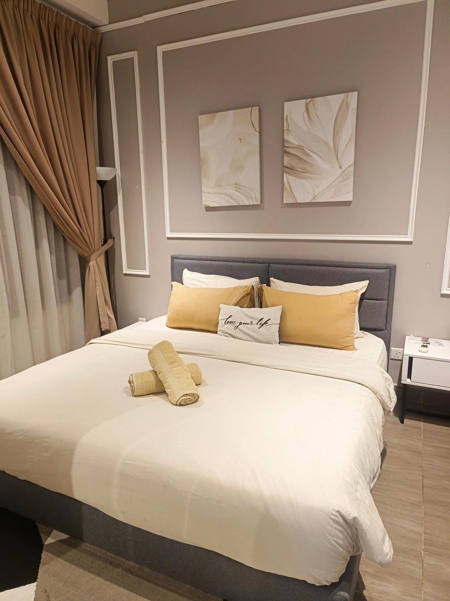 One Bedroom Troika Kota Bharu By Aghome, Modern Design 外观 照片
